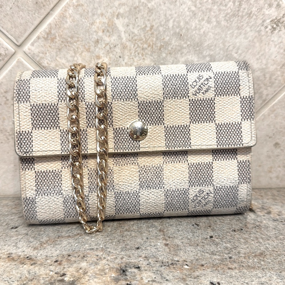 Louis Vuitton White and Gray Damier Azur Wallet